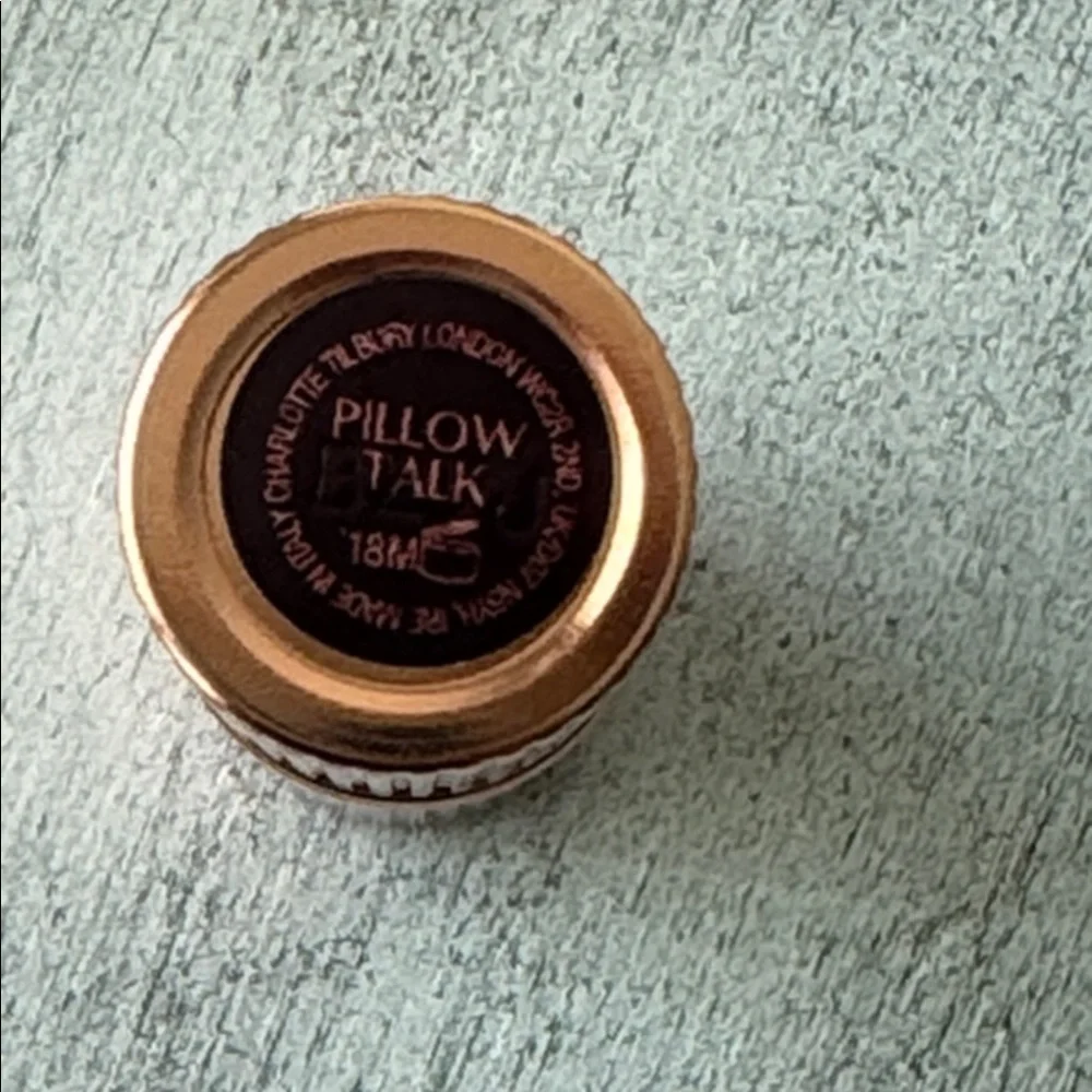 Charlotte Tilbury 2 travel Size Samples-Magic Moisturizer Gel & Lipstick Pillow